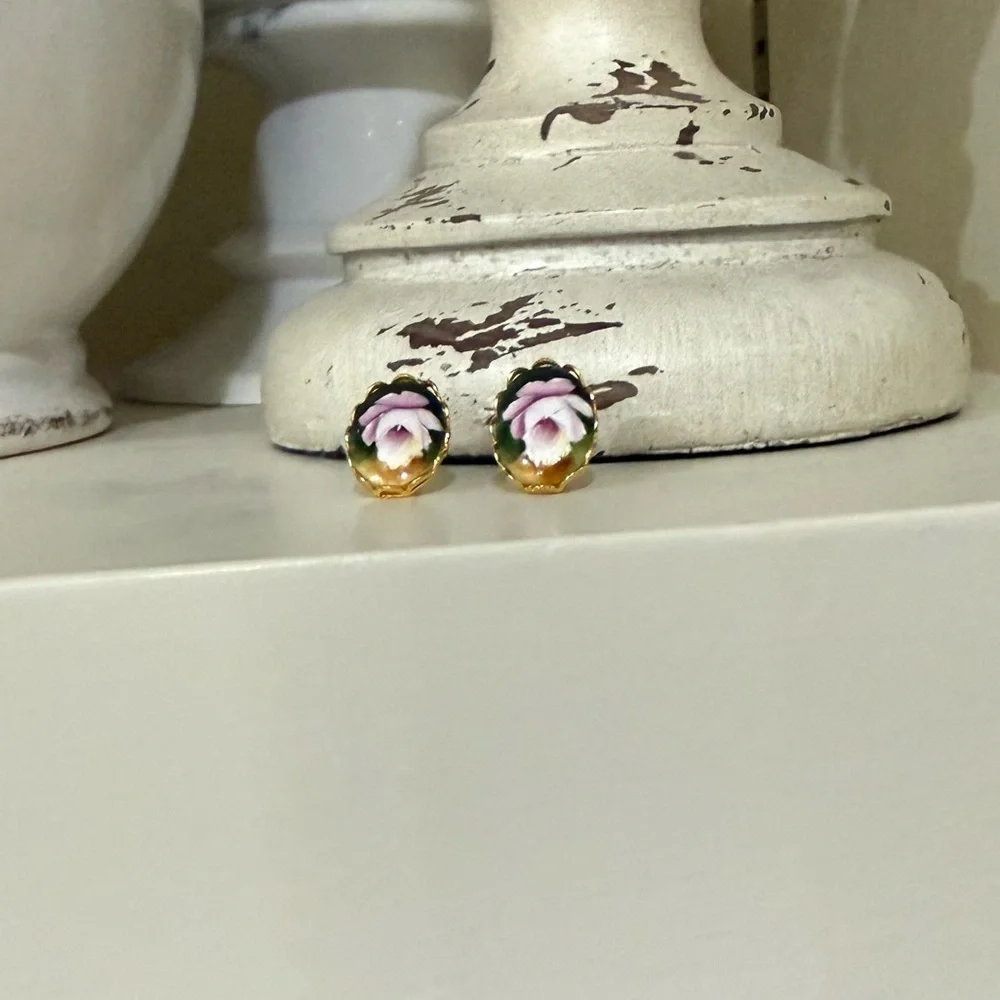 Vintage Painted Floral Gold Tone Earrings